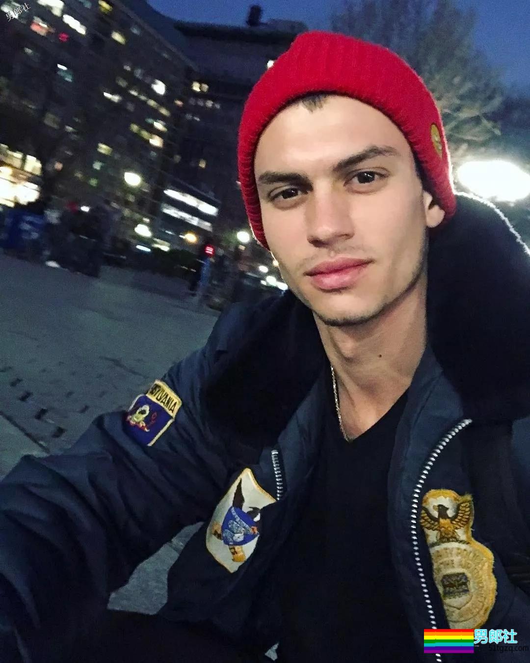 从Troye的男朋友到Mariah Carey的小男宠，这个男模找到了新门路！ - 51虹马