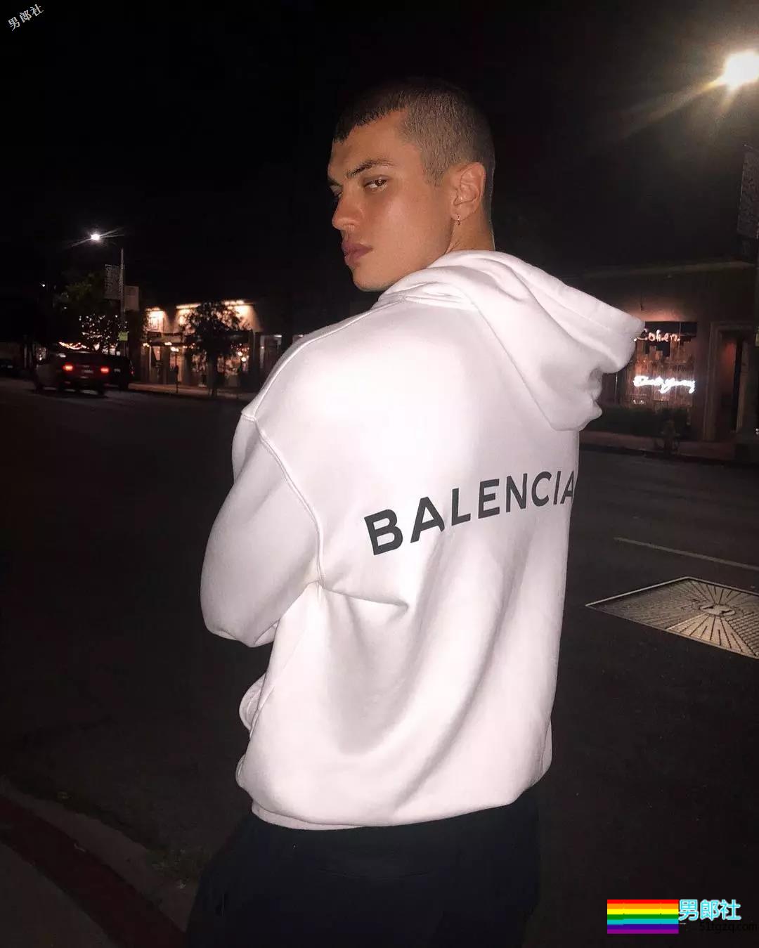 从Troye的男朋友到Mariah Carey的小男宠，这个男模找到了新门路！ - 51虹马