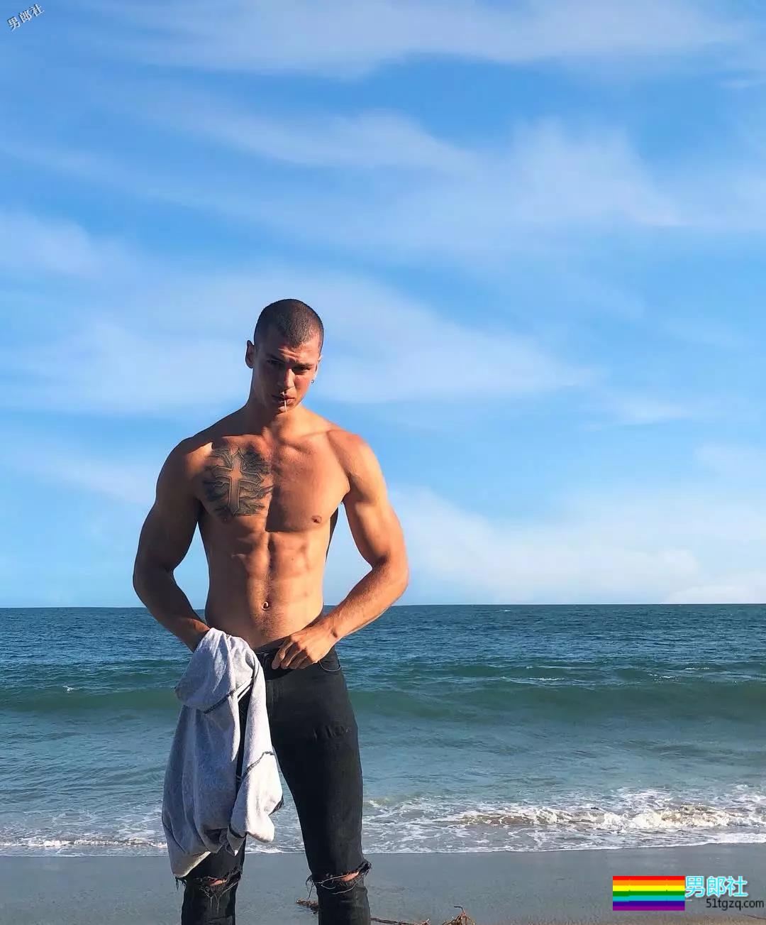 从Troye的男朋友到Mariah Carey的小男宠，这个男模找到了新门路！ - 51虹马