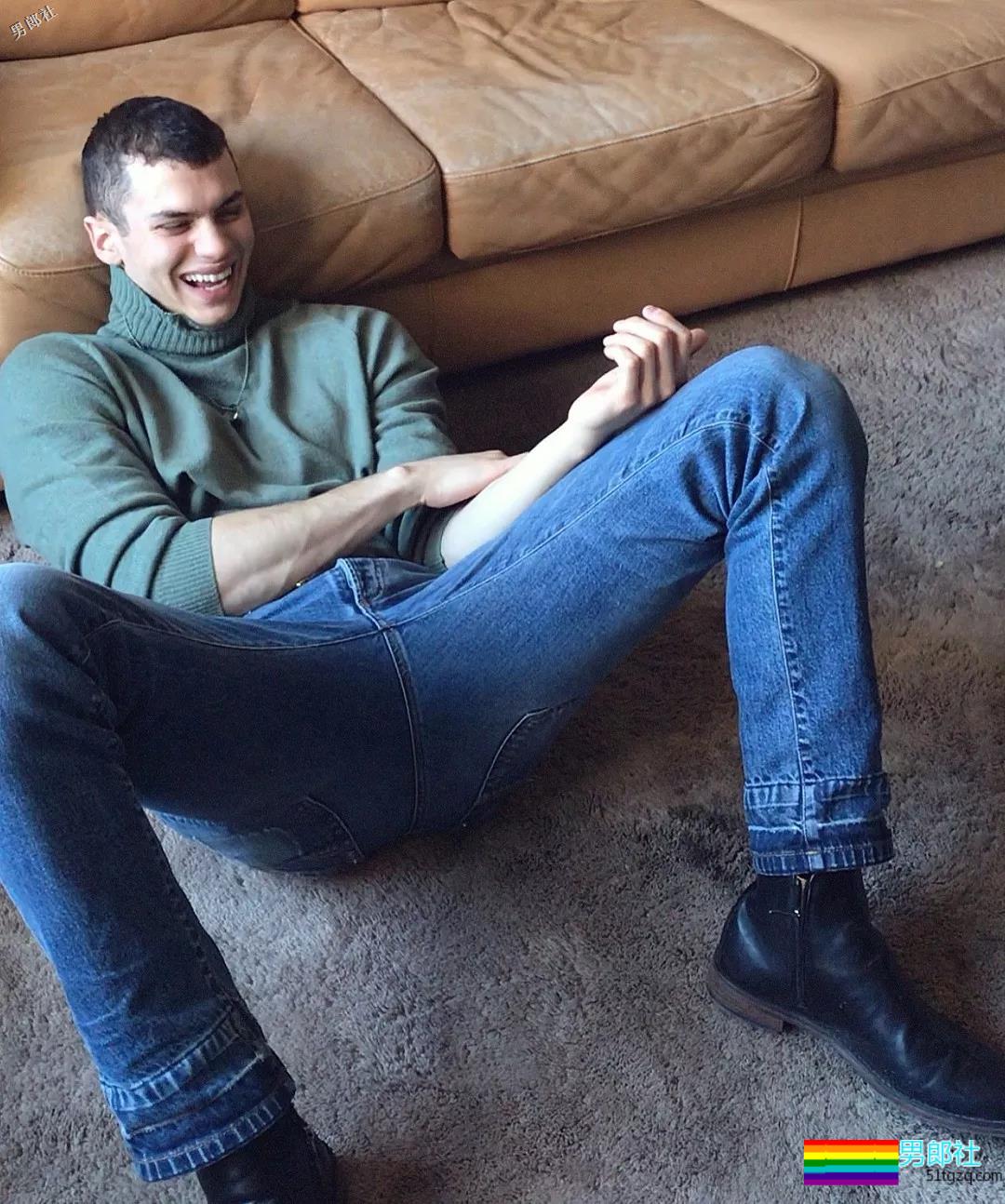 从Troye的男朋友到Mariah Carey的小男宠,这个男模找到了新门路! - 51虹马 从Troye的男朋友到Mariah Carey的小男宠,这个男模找到了新门路! - 51虹马