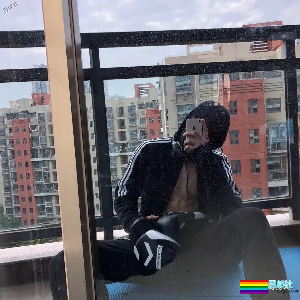 干净帅气还有小腹肌的少年，是多少人的理想型？-51虹马