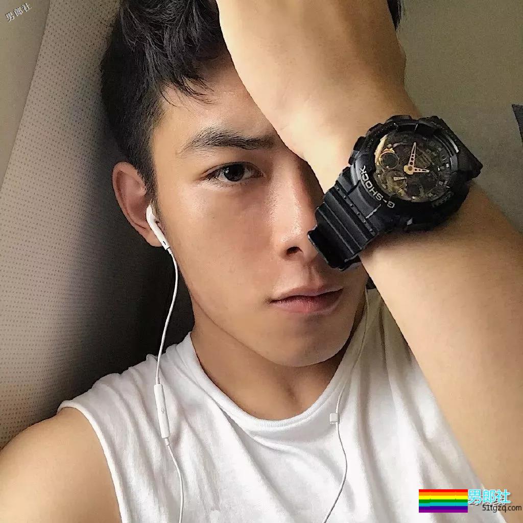 干净帅气还有小腹肌的少年,是多少人的理想型? - 51虹马 干净帅气还有小腹肌的少年,是多少人的理想型? - 51虹马