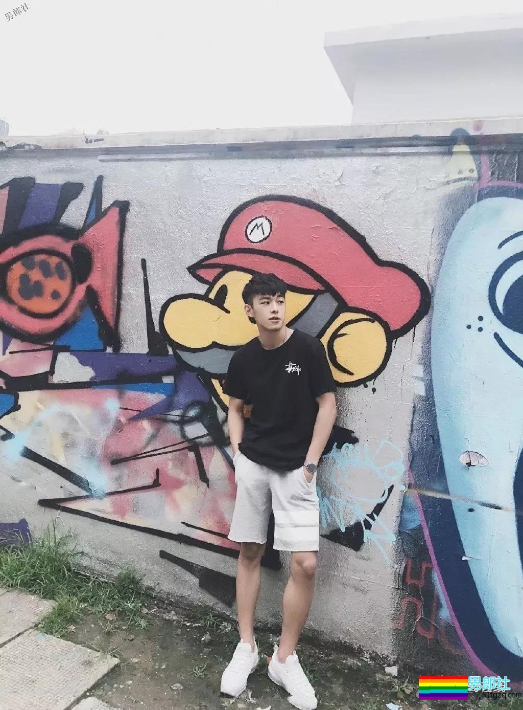 干净帅气还有小腹肌的少年，是多少人的理想型？ - 51虹马