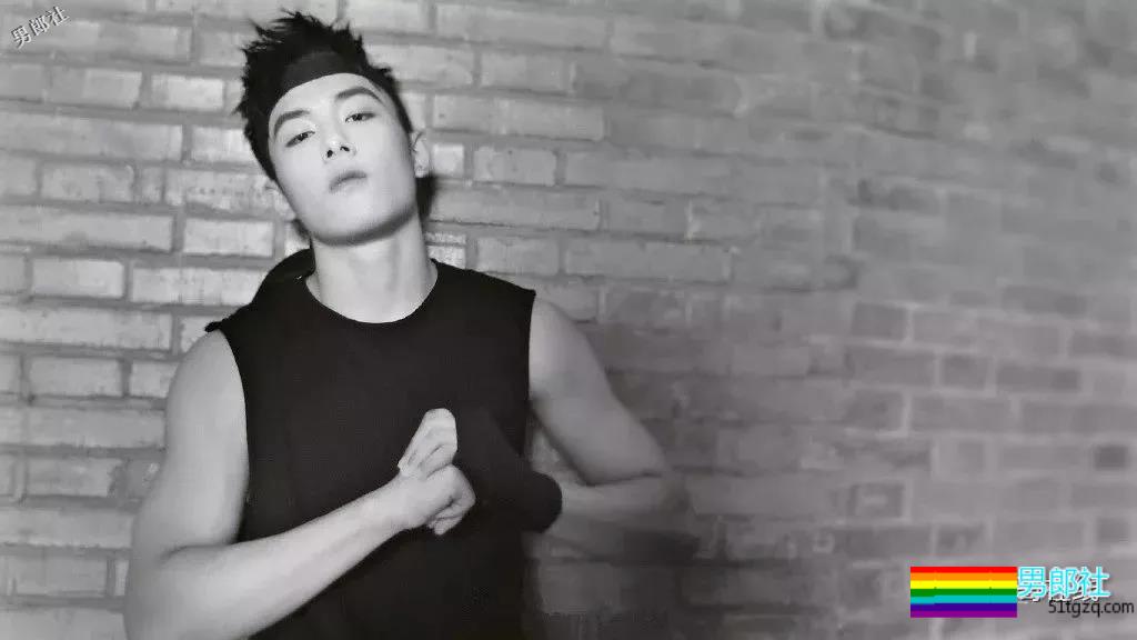 干净帅气还有小腹肌的少年,是多少人的理想型? - 51虹马 干净帅气还有小腹肌的少年,是多少人的理想型? - 51虹马