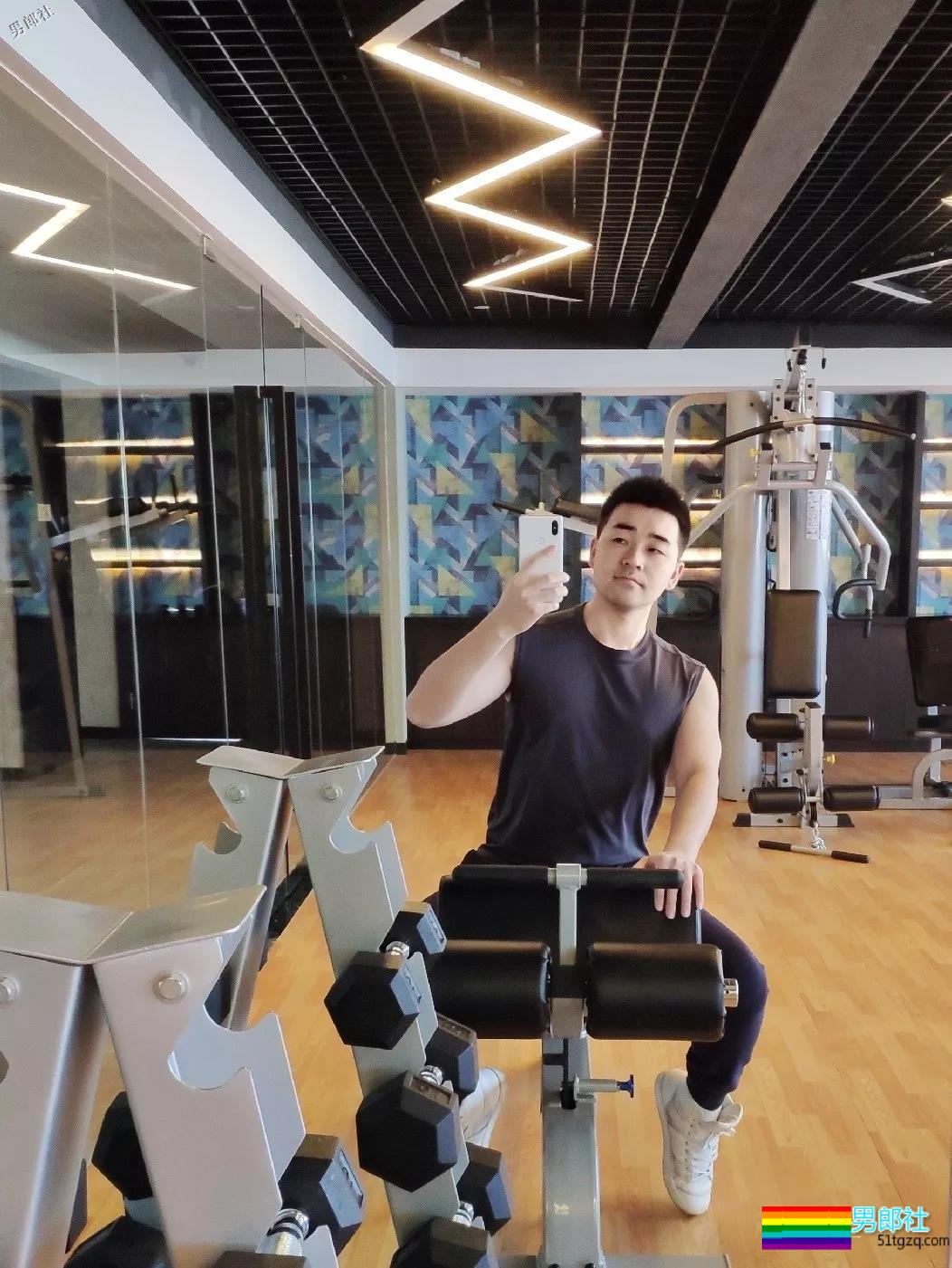 镜头之外他们还是9头身美男吗？专访12位徐维森拍摄过的男生 - 51虹马