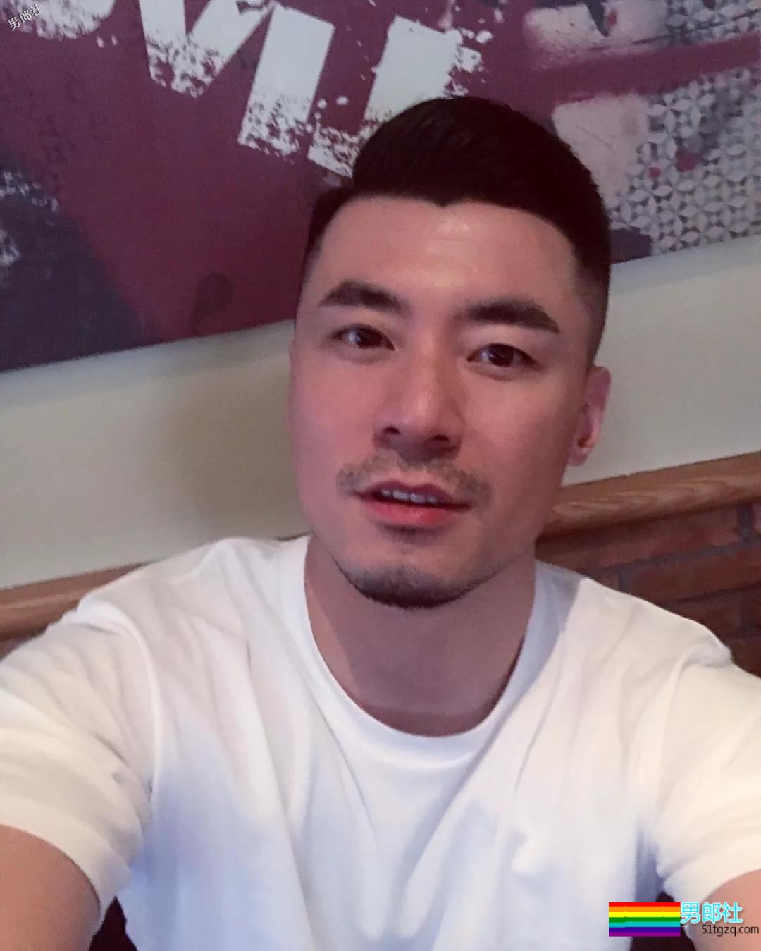 镜头之外他们还是9头身美男吗？专访12位徐维森拍摄过的男生 - 51虹马