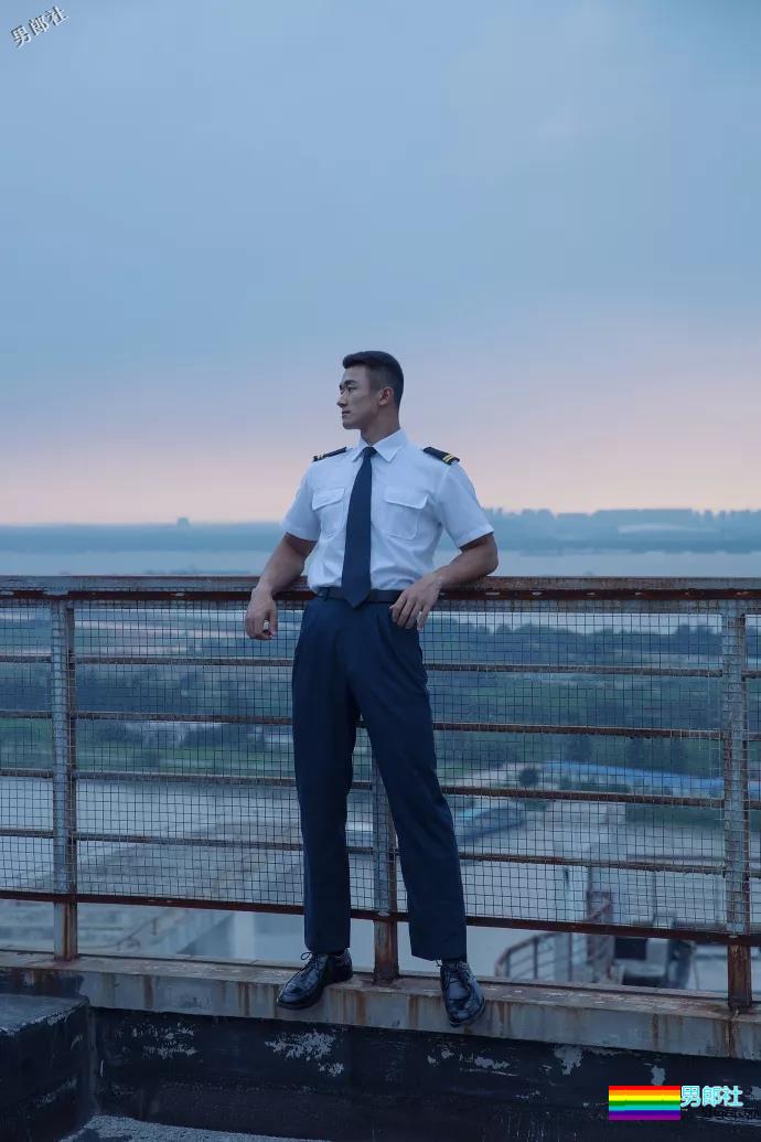 镜头之外他们还是9头身美男吗？专访12位徐维森拍摄过的男生 - 51虹马