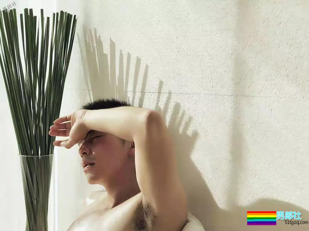 镜头之外他们还是9头身美男吗？专访12位徐维森拍摄过的男生 - 51虹马