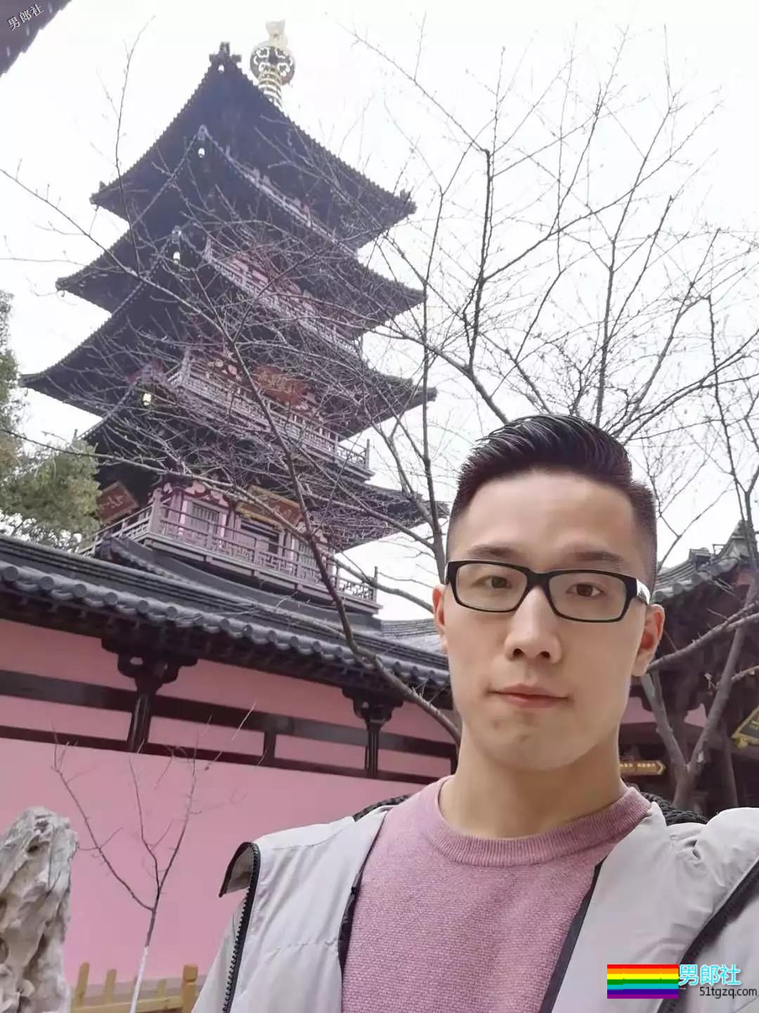 镜头之外他们还是9头身美男吗？专访12位徐维森拍摄过的男生 - 51虹马