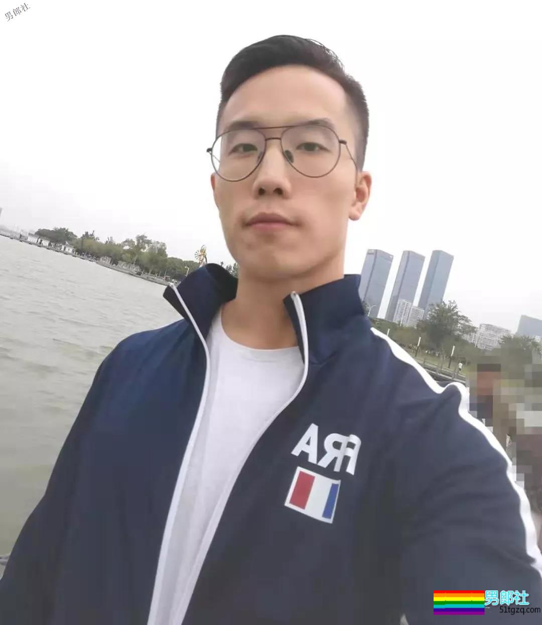 镜头之外他们还是9头身美男吗？专访12位徐维森拍摄过的男生 - 51虹马