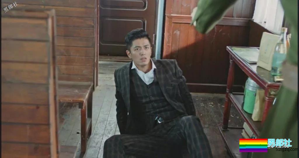 185优质天菜小狼狗，长腿巧克力腹肌帅到出圈！ - 51虹马