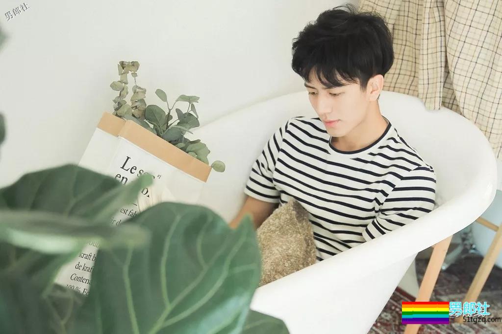 185优质天菜小狼狗，长腿巧克力腹肌帅到出圈！ - 51虹马