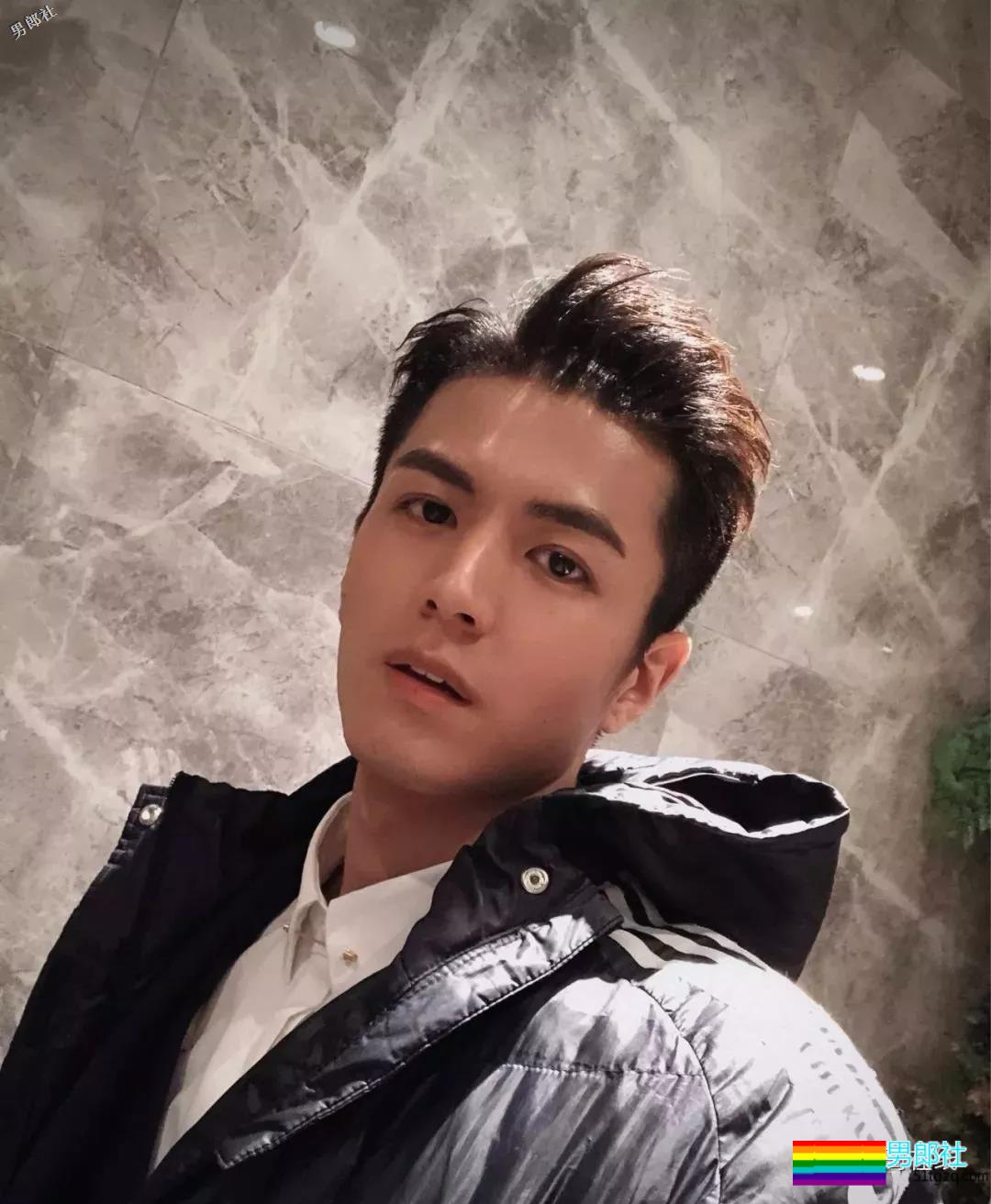 185优质天菜小狼狗，长腿巧克力腹肌帅到出圈！ - 51虹马