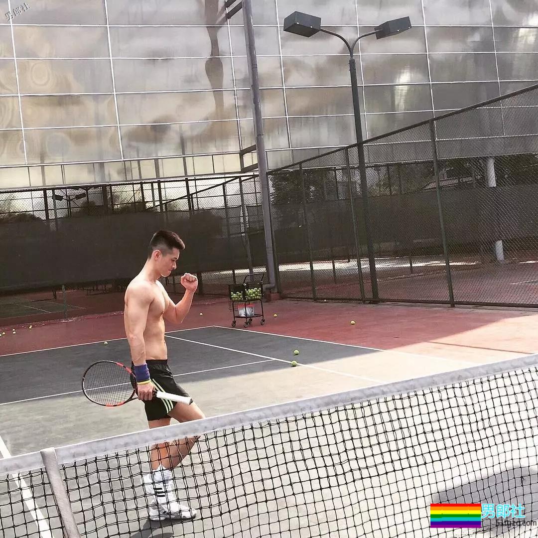 看了他穿泳裤才知道该押大押小！ - 51虹马