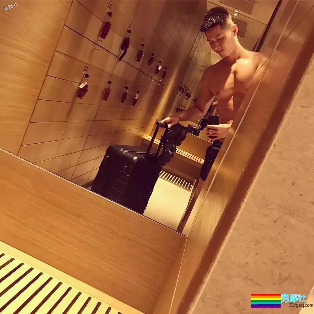 看了他穿泳裤才知道该押大押小！ - 51虹马