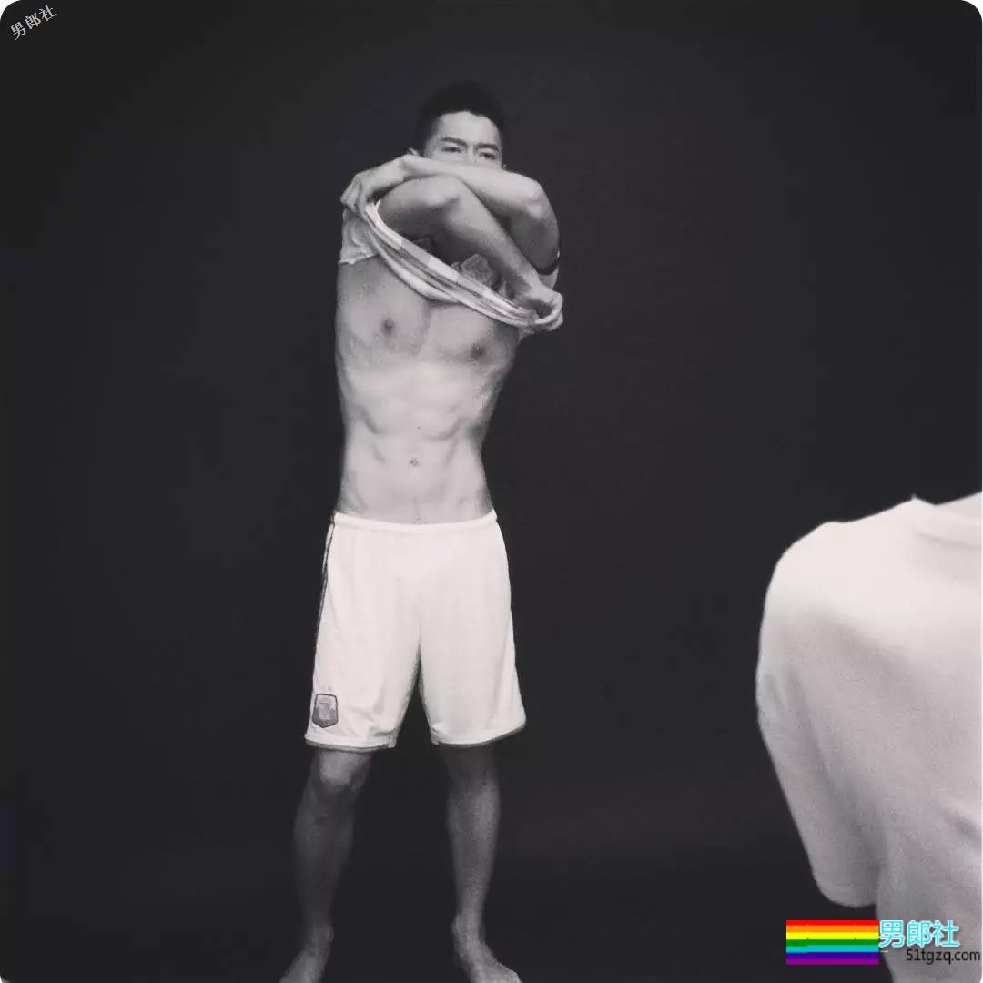 看了他穿泳裤才知道该押大押小！ - 51虹马