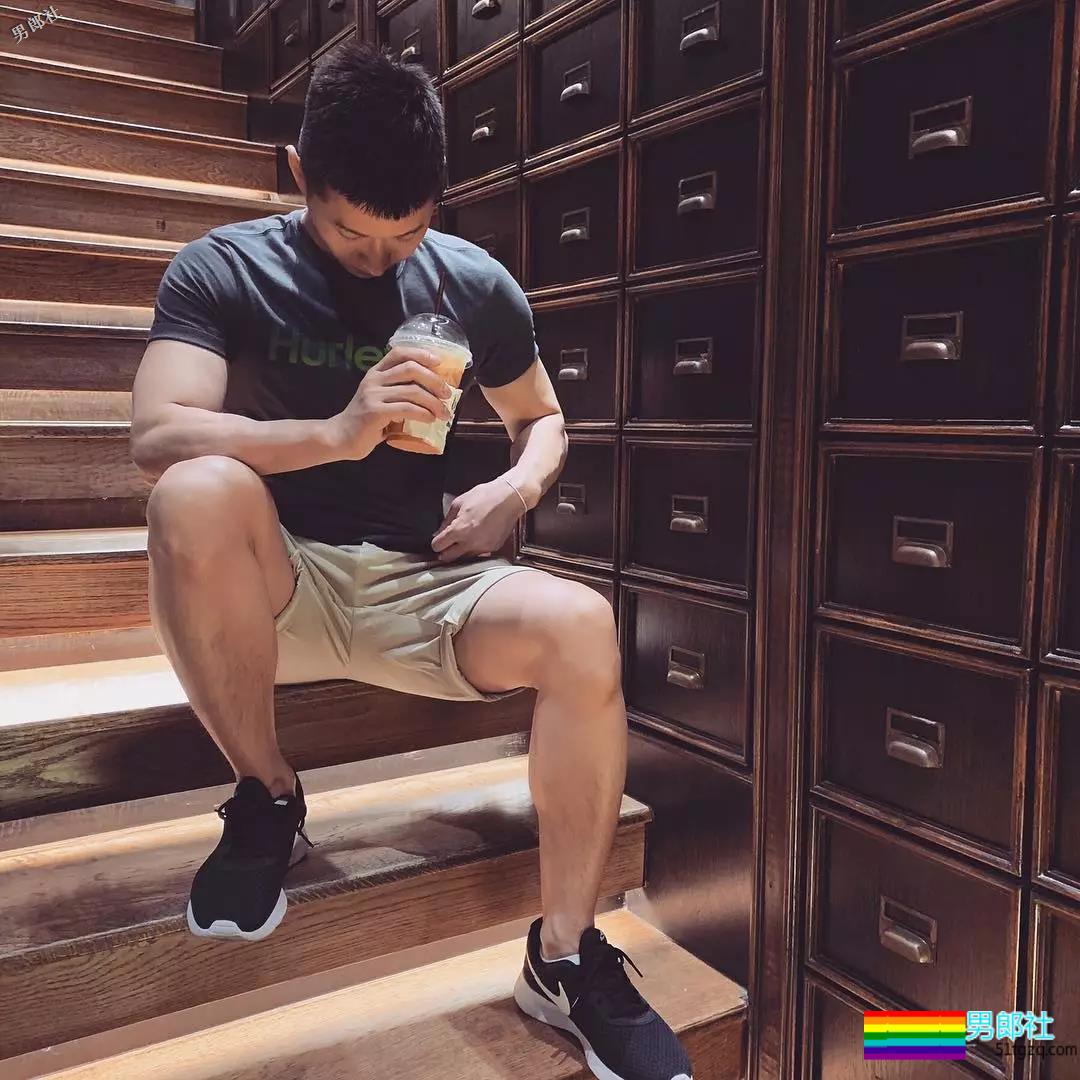 看了他穿泳裤才知道该押大押小！ - 51虹马