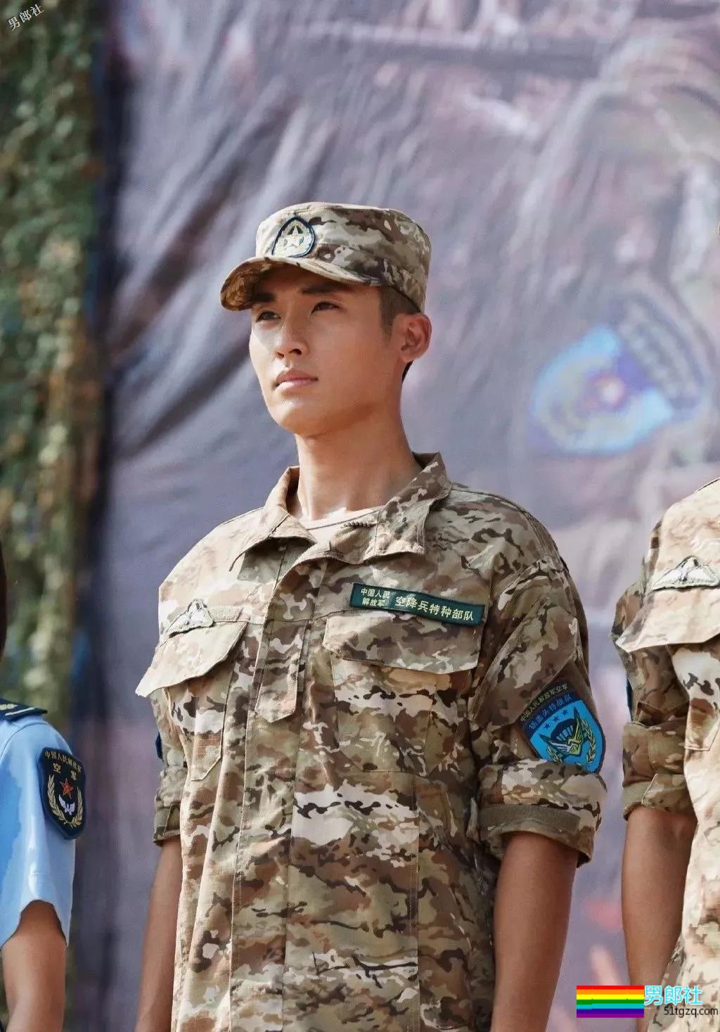 痞帅硬汉医生，寸头上演制服救援 - 51虹马