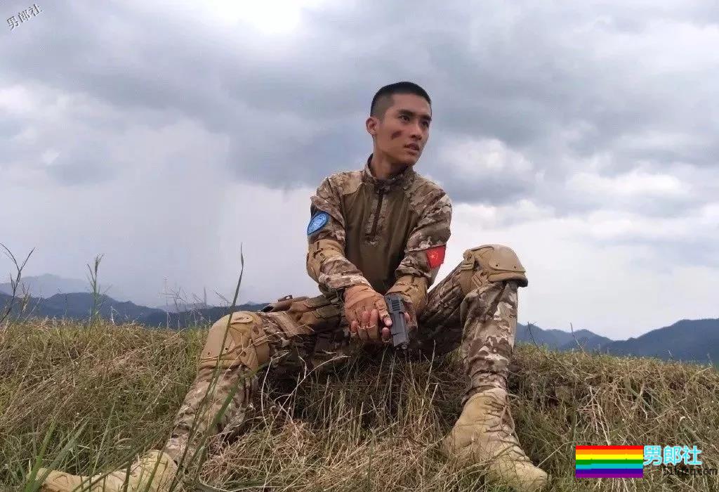 痞帅硬汉医生，寸头上演制服救援 - 51虹马