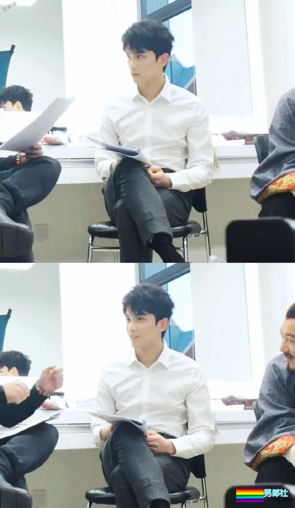 吴磊穿上白衬衫西裤到底有多帅？ - 51虹马