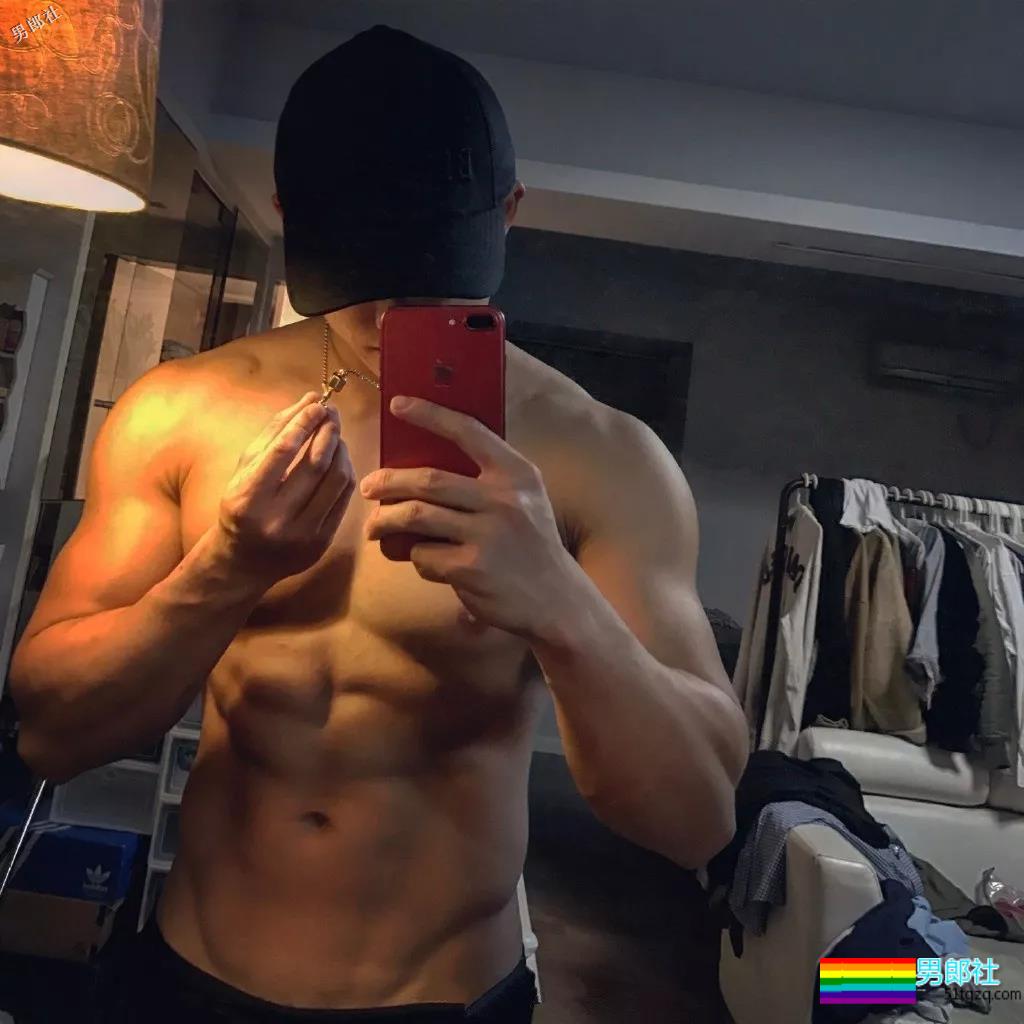 奶狗脸网红男模，筋霸腱子肉.big到不行！真正能“狼”的男人！ - 51虹马