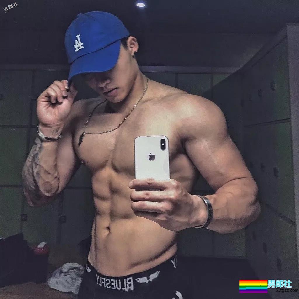 奶狗脸网红男模，筋霸腱子肉.big到不行！真正能“狼”的男人！ - 51虹马