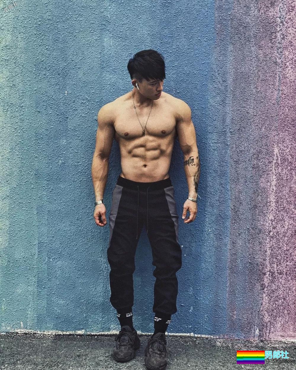 奶狗脸网红男模，筋霸腱子肉.big到不行！真正能“狼”的男人！ - 51虹马