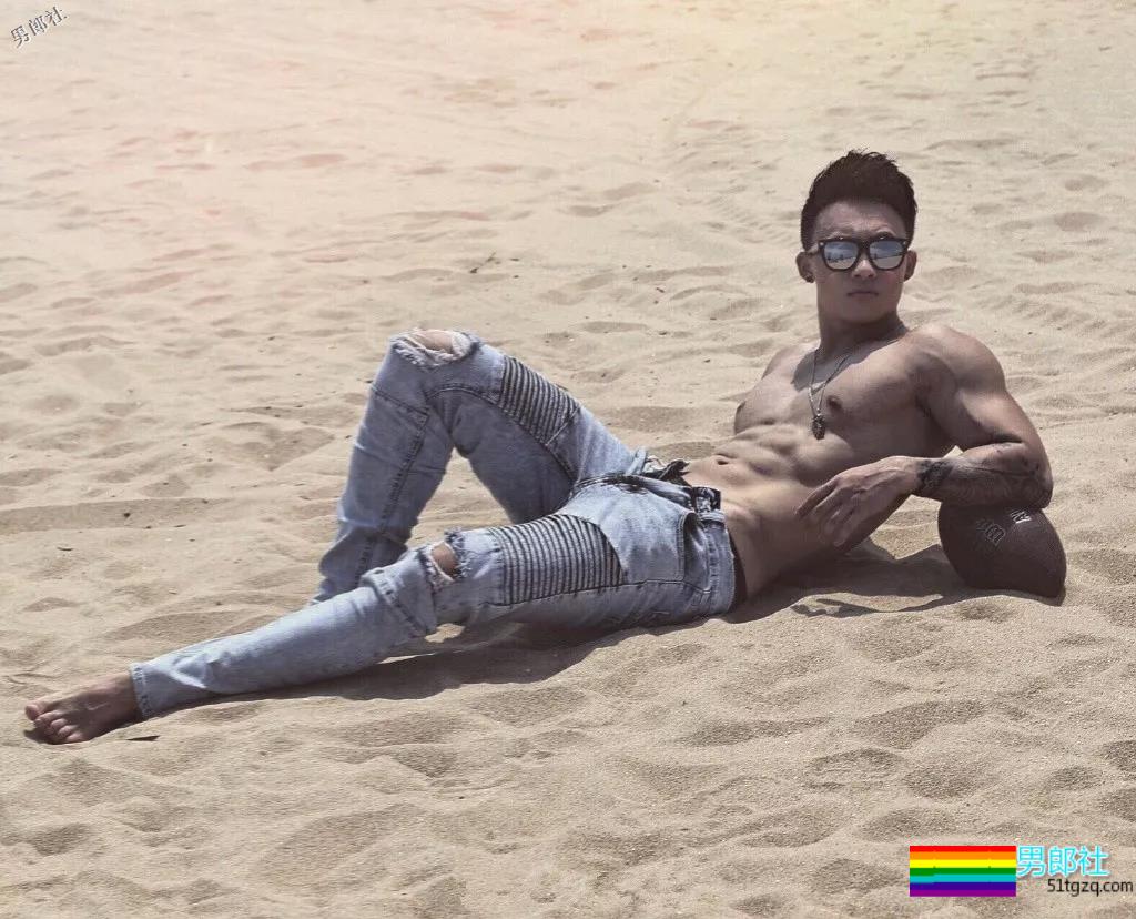 奶狗脸网红男模，筋霸腱子肉.big到不行！真正能“狼”的男人！ - 51虹马