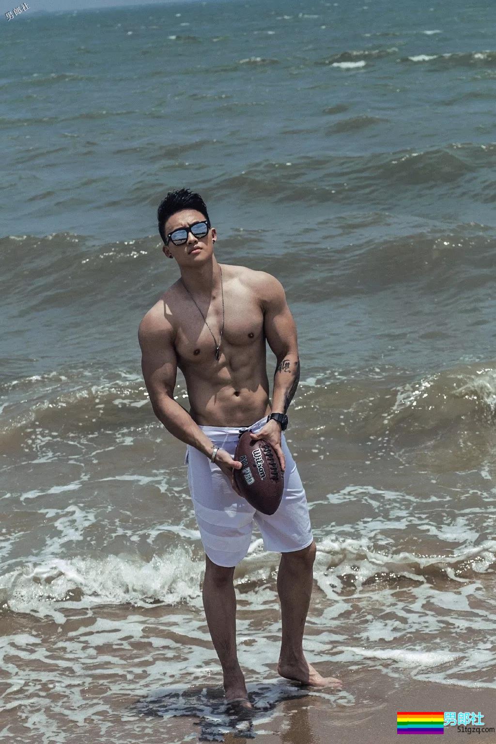 奶狗脸网红男模，筋霸腱子肉.big到不行！真正能“狼”的男人！ - 51虹马