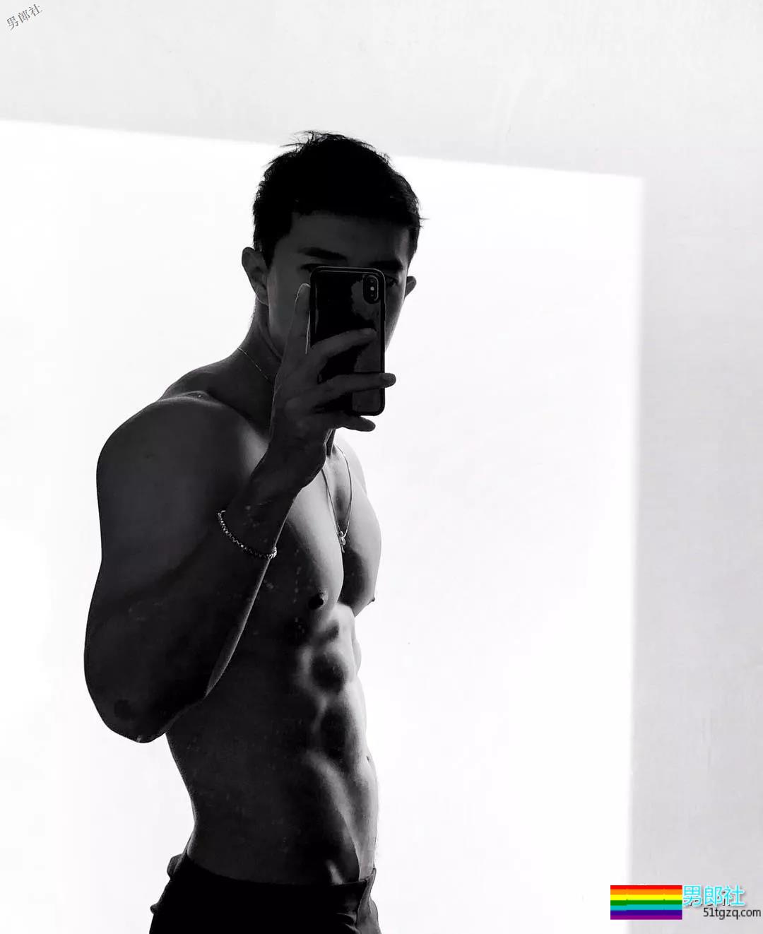 用素人狼狗假照当场遭识破，盗图人可不可以清醒一点？ - 51虹马