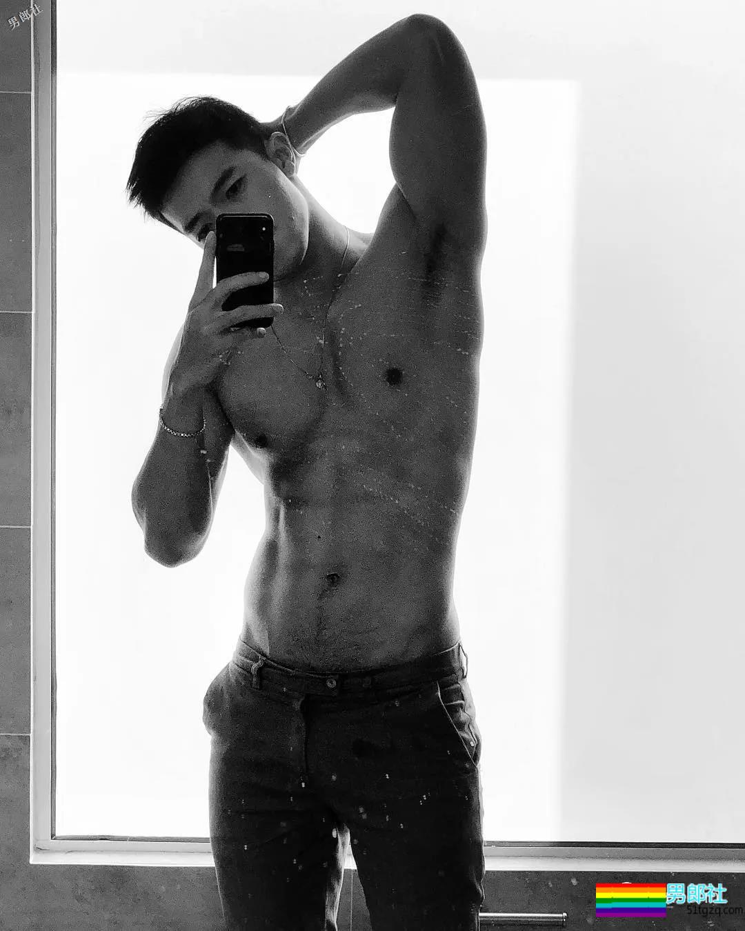 用素人狼狗假照当场遭识破，盗图人可不可以清醒一点？ - 51虹马