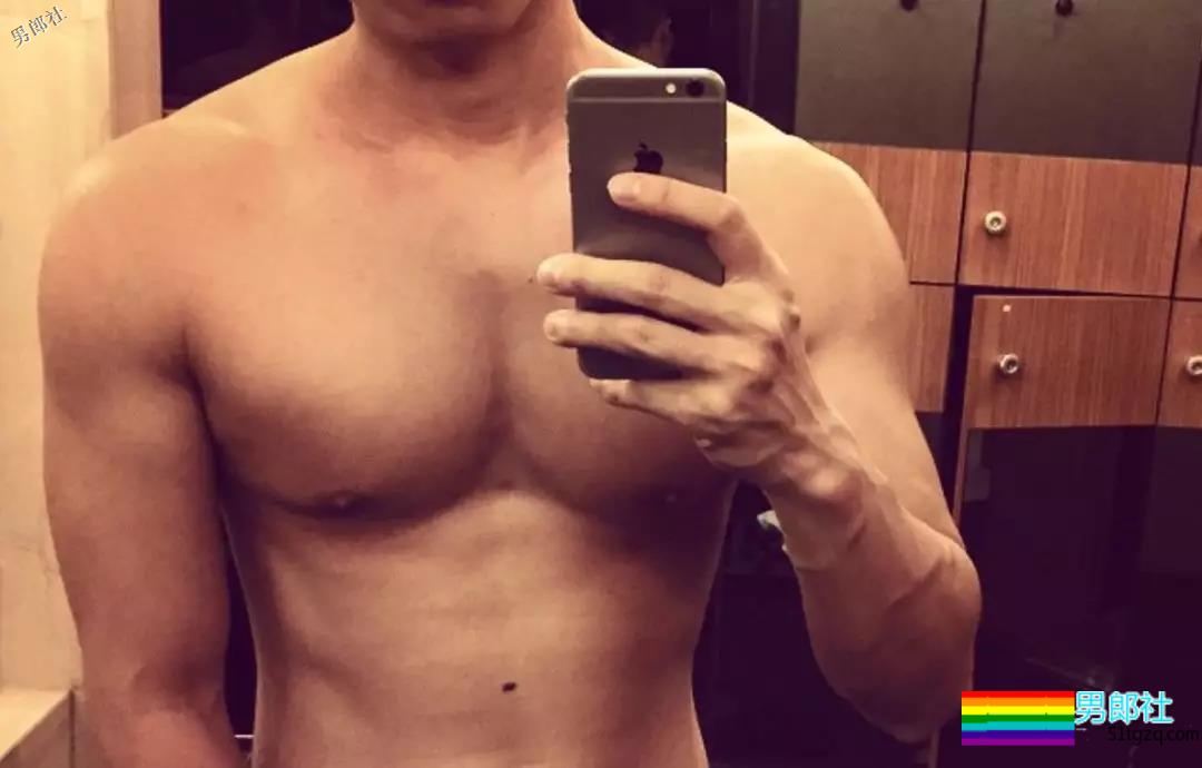 大胸肌男人有多撩人？看完后热血沸腾！ - 51虹马