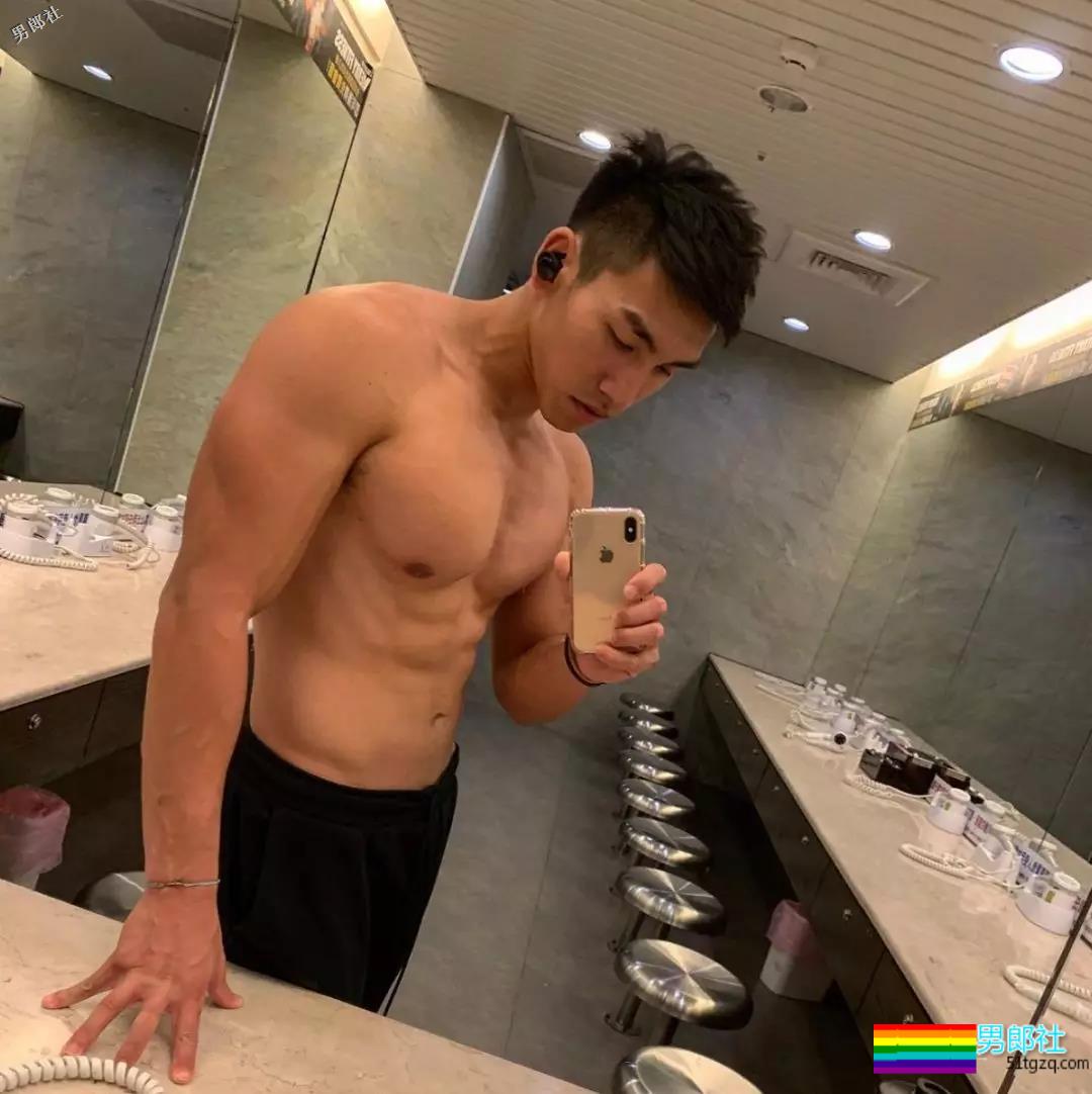 大胸肌男人有多撩人？看完后热血沸腾！ - 51虹马