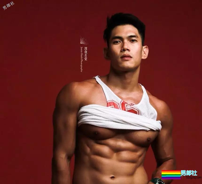 大胸肌男人有多撩人？看完后热血沸腾！ - 51虹马