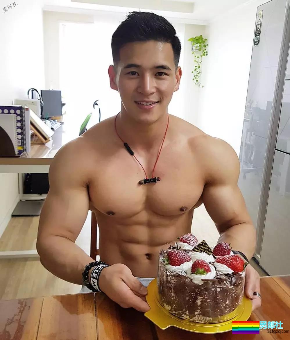 大胸肌男人有多撩人？看完后热血沸腾！ - 51虹马