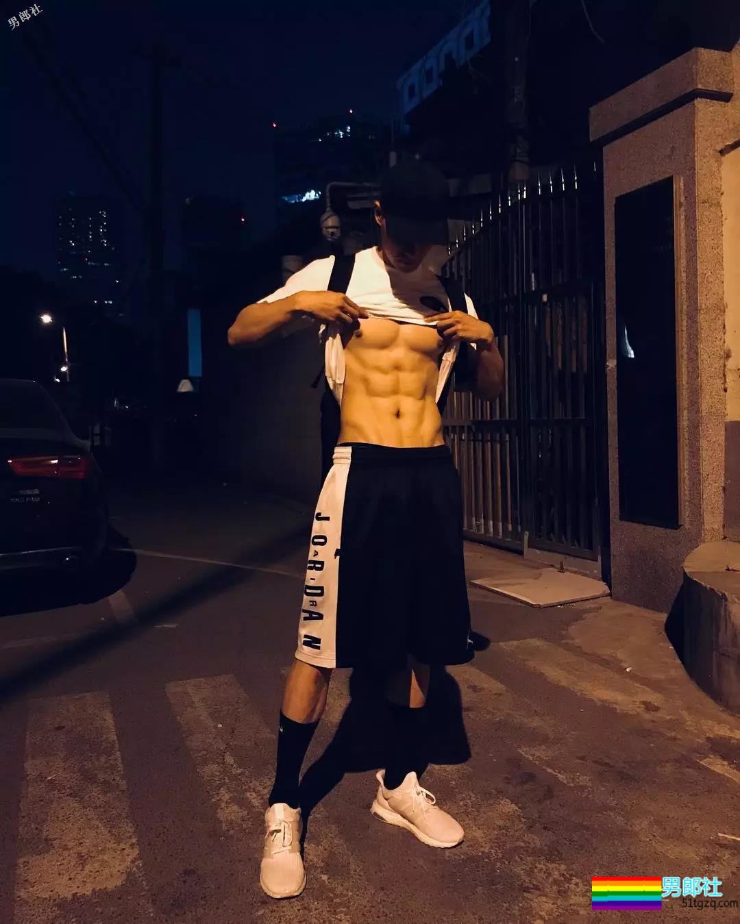 185CM健身私教曾是冠军!一张泳装照证明实力! - 51虹马 185CM健身私教曾是冠军!一张泳装照证明实力! - 51虹马