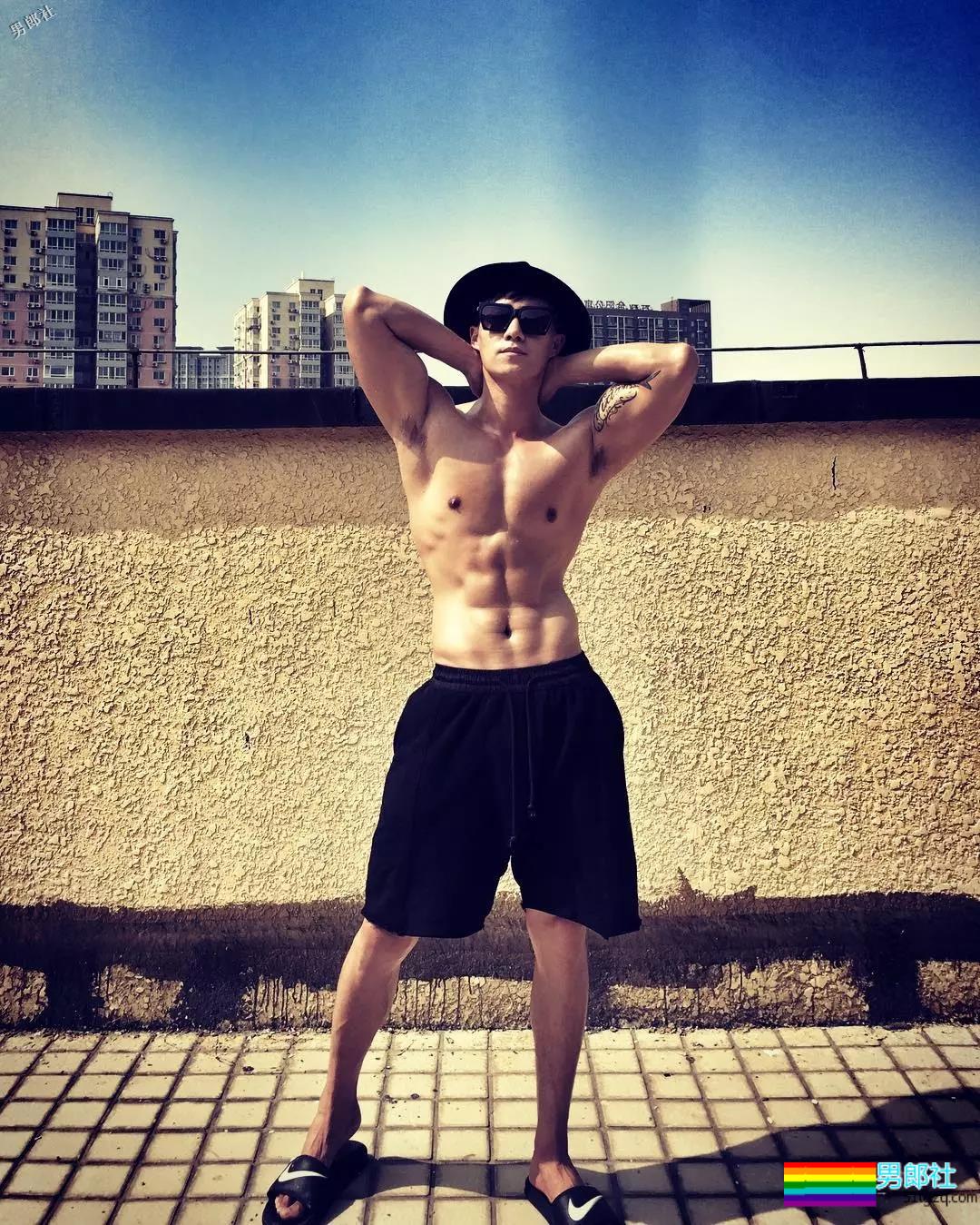 185CM健身私教曾是冠军！一张泳装照证明实力！ - 51虹马