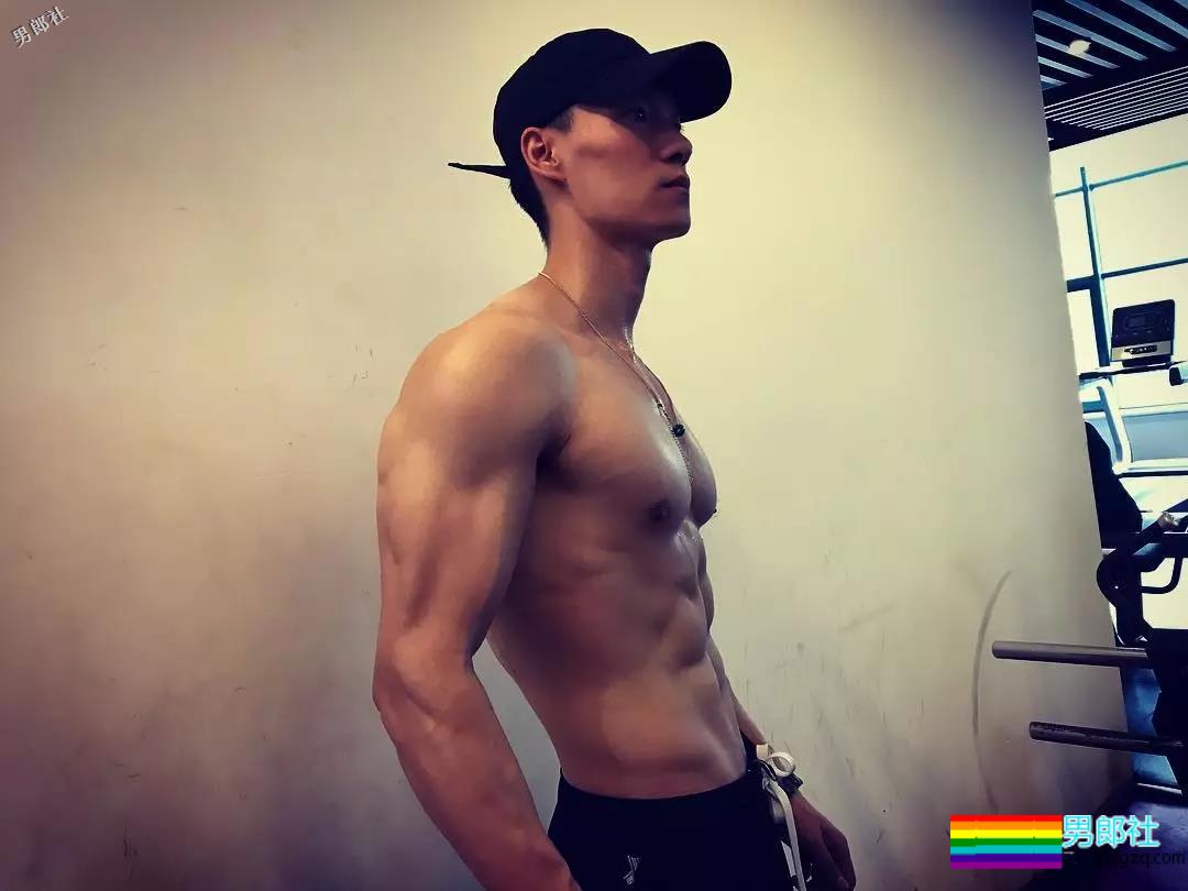 185CM健身私教曾是冠军!一张泳装照证明实力! - 51虹马 185CM健身私教曾是冠军!一张泳装照证明实力! - 51虹马