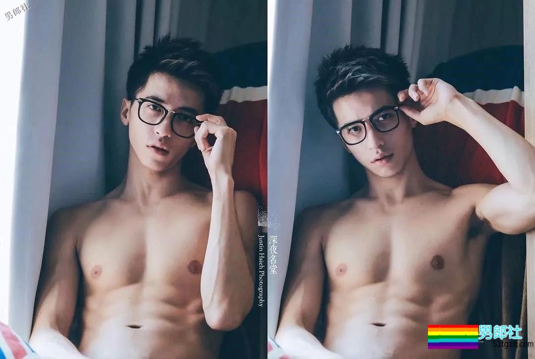 体育生帅哥健身房里在镜子前... - 51虹马