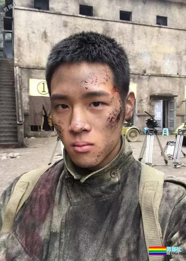 长腿痞帅小狼狗白嫩肌肉抢镜,寸头小爷们没有抵抗力! - 51虹马 长腿痞帅小狼狗白嫩肌肉抢镜,寸头小爷们没有抵抗力! - 51虹马