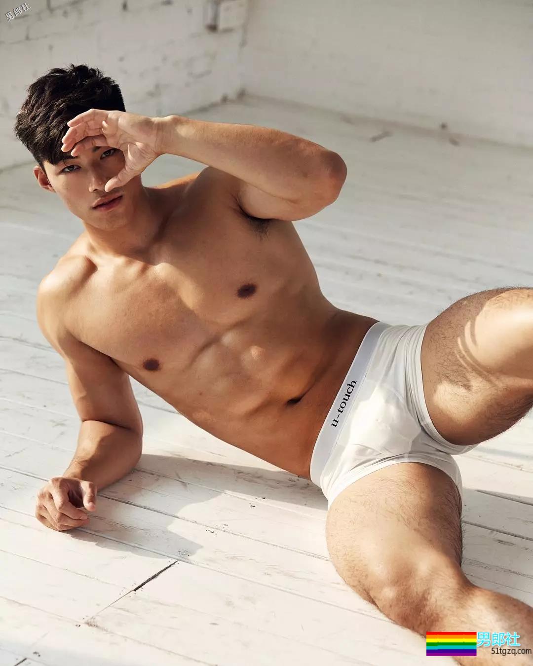 樊野又撩了个篮球系小狼狗！一身腱子肉的「国际先生」很傲人！ - 51虹马