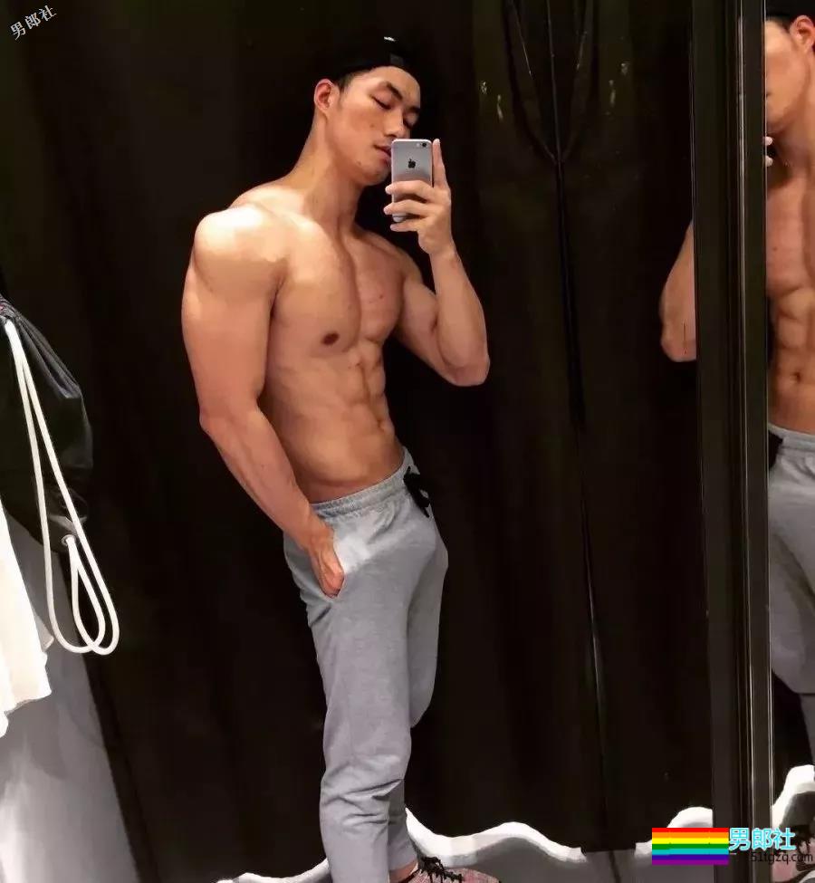 樊野又撩了个篮球系小狼狗！一身腱子肉的「国际先生」很傲人！ - 51虹马