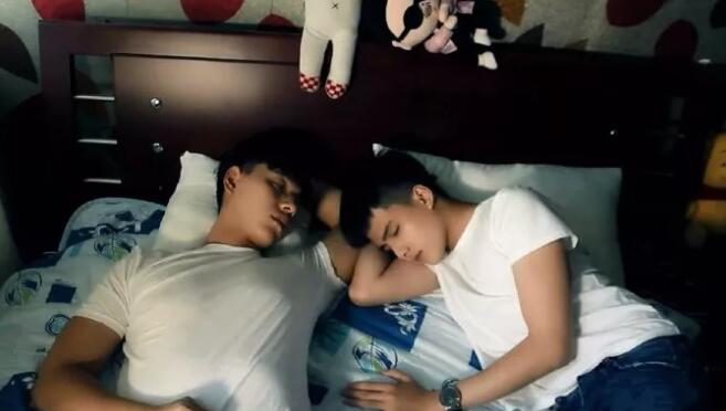 越南音乐短剧,痞帅弟弟x暖心哥哥-51虹马