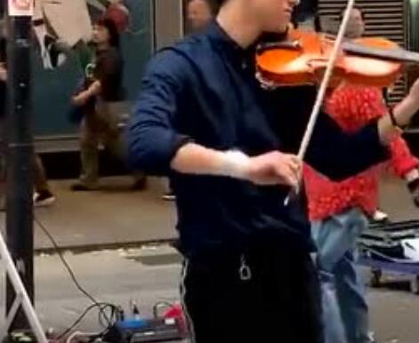 神仙颜值又有才华的小哥哥，也忒好看了！-51虹马