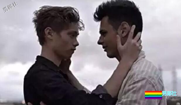 三部：两男生亲吻被拍，被传到网上后。。。 - 51虹马