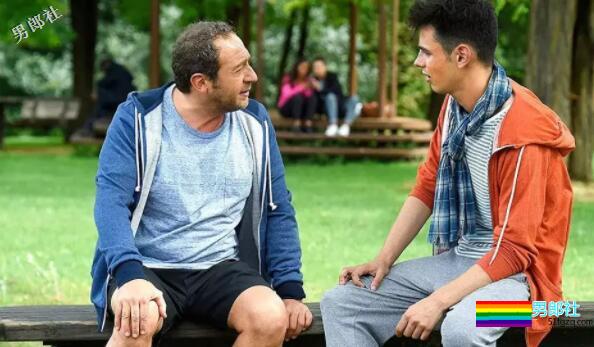 三部：两男生亲吻被拍，被传到网上后。。。 - 51虹马