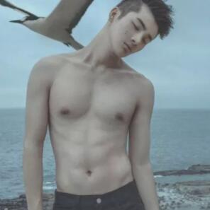 同志聚会里的应激反应-51虹马