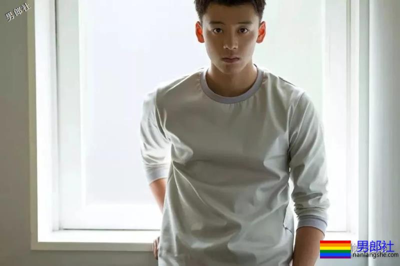 最憧憬的理想身材!当红小狼狗演过《假面骑士》,美好身材让我看了就… - 51虹马 最憧憬的理想身材!当红小狼狗演过《假面骑士》,美好身材让我看了就… - 51虹马