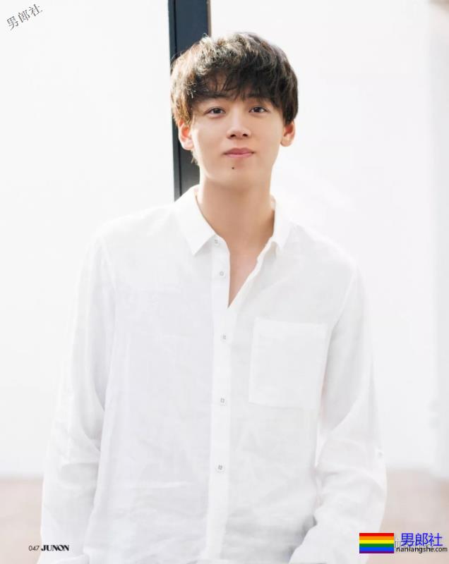 最憧憬的理想身材！当红小狼狗演过《假面骑士》，美好身材让我看了就… - 51虹马