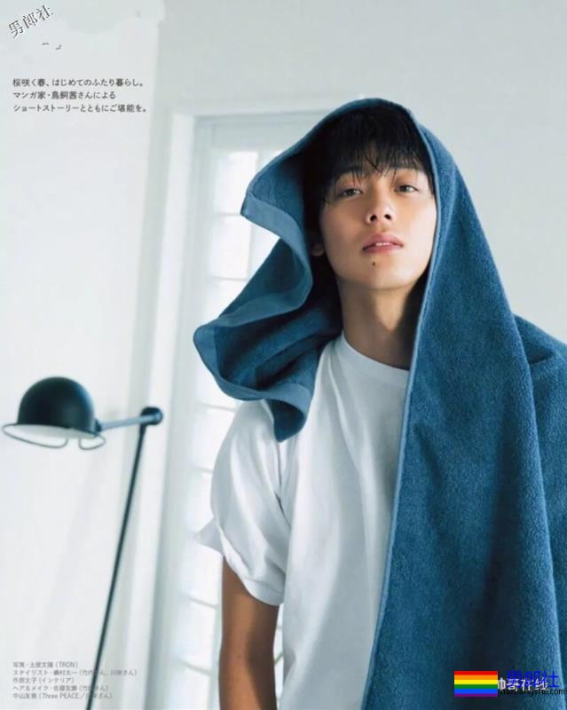 最憧憬的理想身材！当红小狼狗演过《假面骑士》，美好身材让我看了就… - 51虹马